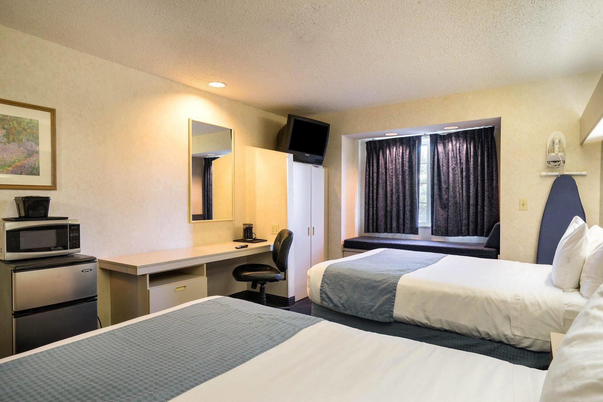 Microtel Inn & Suites By Wyndham Pittsburgh Airport Робинсон-Тауншип Экстерьер фото